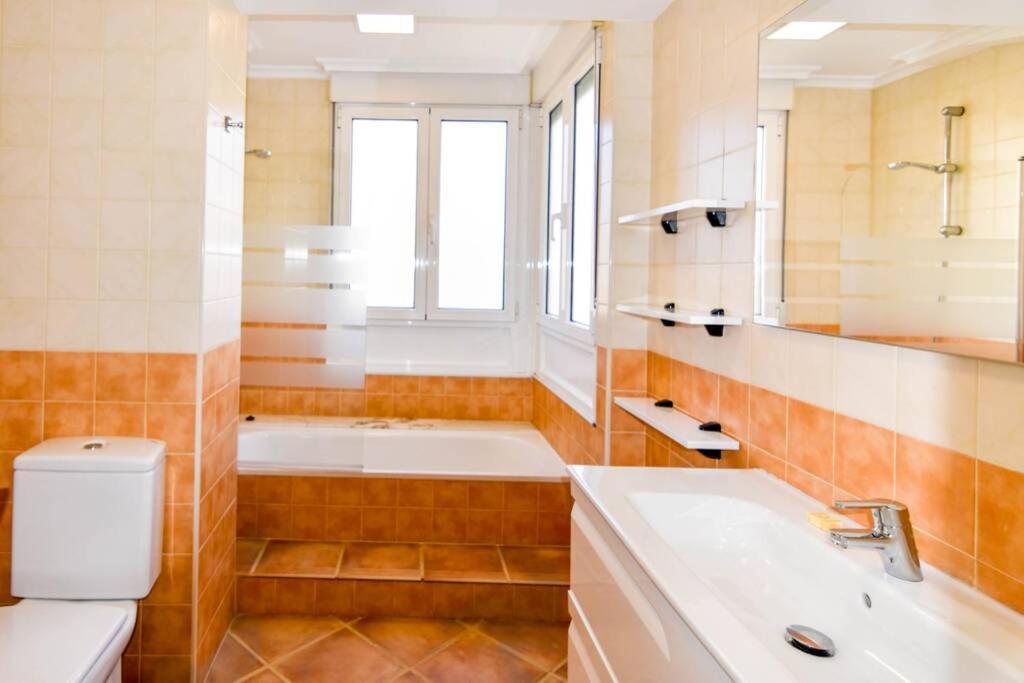 Comodo Apartamento En Puertochico, Cerca De Todo. Сантандер Екстериор снимка